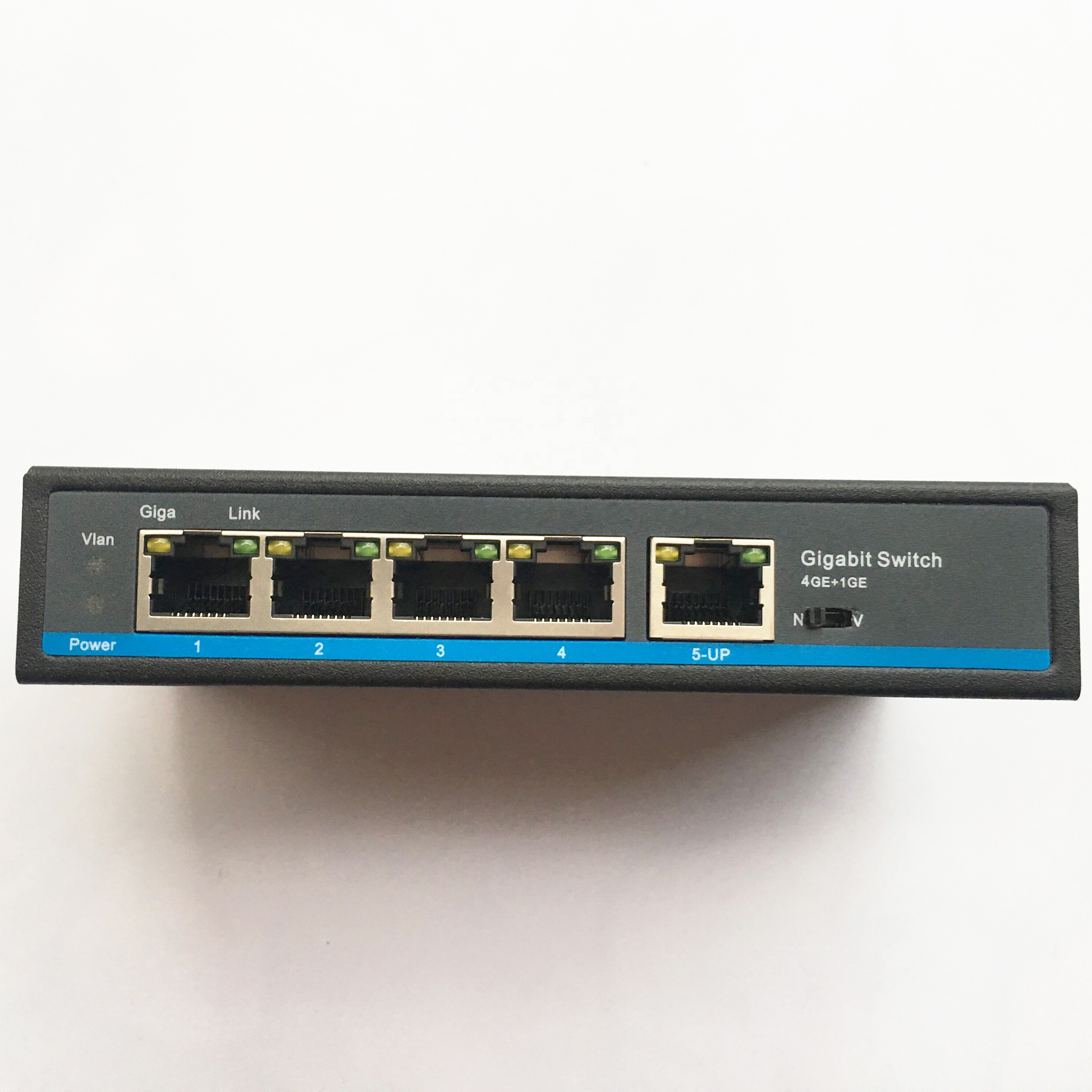 LIONBEAM | POE Extender Switch
4 Port Gigabit PoE 65Watt(NO
Power Supply Included)